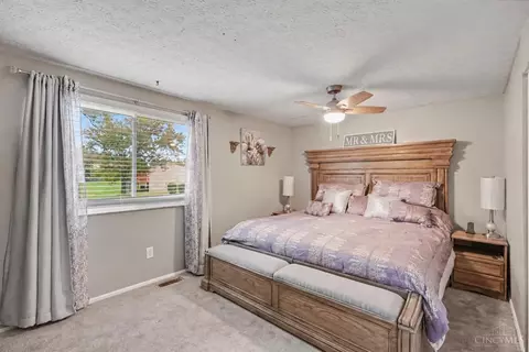 Bedroom - 11614 New Hope Dr, Forest Park, OH 45240 photo 1 of 2