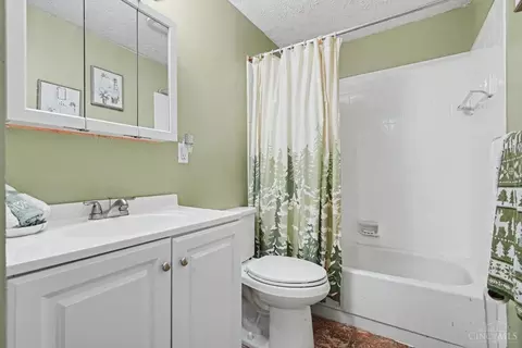 Bath - 11614 New Hope Dr, Forest Park, OH 45240 photo 1 of 2