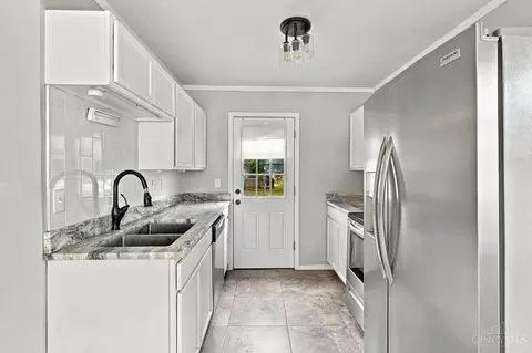 Kitchen - 209 Circle Dr, Mason, OH 45040 photo 1 of 5