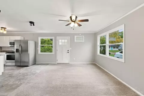 Living - 209 Circle Dr, Mason, OH 45040 photo 5 of 7
