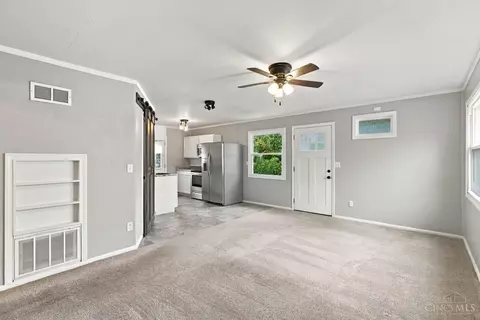 Living - 209 Circle Dr, Mason, OH 45040 photo 3 of 7