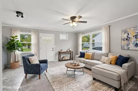Living - 209 Circle Dr, Mason, OH 45040 photo 1 of 7
