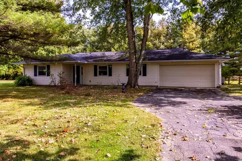 104 Beechpoint Dr, Oxford, OH 45056