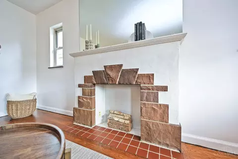 Living - 6844 Roe St, Cincinnati, OH 45227 photo 2 of 3