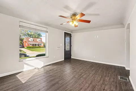 Living - 1703 Centerridge Ave, Cincinnati, OH 45231 photo 2 of 4