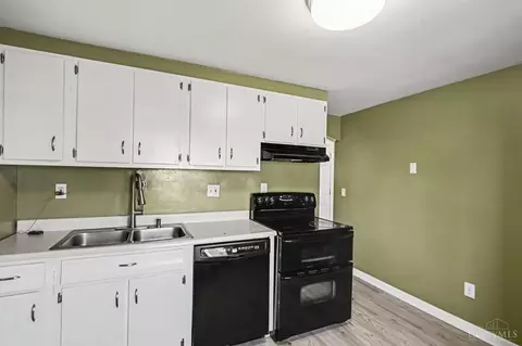 Kitchen - 1703 Centerridge Ave, Cincinnati, OH 45231 photo 2 of 2