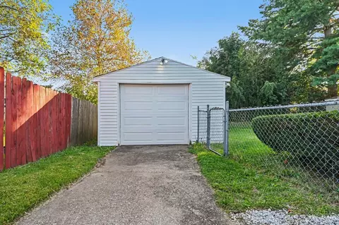 Exterior - 1703 Centerridge Ave, Cincinnati, OH 45231 photo 2 of 7