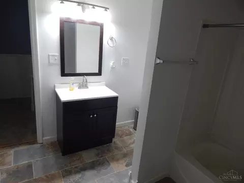 Bath - 655 Steiner, Cincinnati, OH 45204 photo 3 of 4