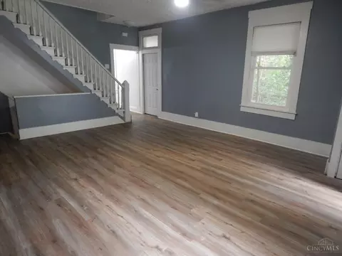 Living - 655 Steiner, Cincinnati, OH 45204 photo 2 of 6