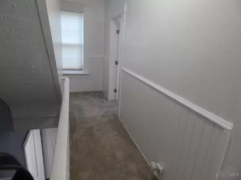 Entry Way - 655 Steiner, Cincinnati, OH 45204 photo 3 of 8