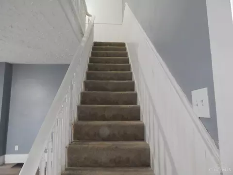 Entry Way - 655 Steiner, Cincinnati, OH 45204 photo 1 of 8