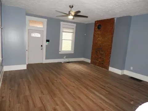 Living - 655 Steiner, Cincinnati, OH 45204 photo 5 of 6