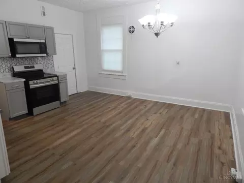 Dining - 655 Steiner, Cincinnati, OH 45204 photo 1 of 1