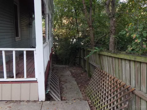 Exterior - 655 Steiner, Cincinnati, OH 45204 photo 3 of 8