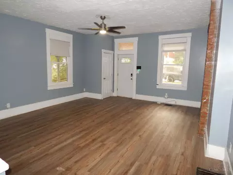 Living - 655 Steiner, Cincinnati, OH 45204 photo 4 of 6