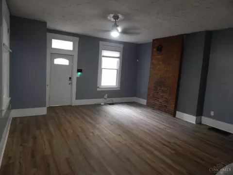 Living - 655 Steiner, Cincinnati, OH 45204 photo 6 of 6