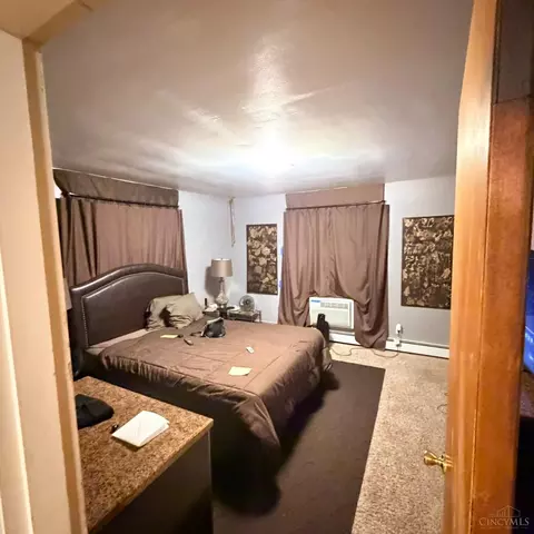 Bedroom - 2915 Mignon Ave, Cincinnati, OH 45211 photo 1 of 1