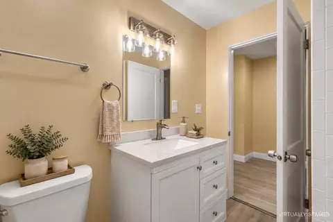 Bath - 3914 Meyerfeld Ave, Cheviot, OH 45211 photo 2 of 5