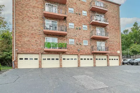 Exterior - 2270 Madison Rd, Cincinnati, OH 45208 photo 3 of 4