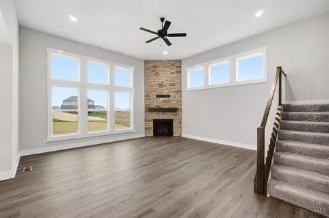 Living - 511 Shawn Dr, Monroe, OH 45050 photo 2 of 6
