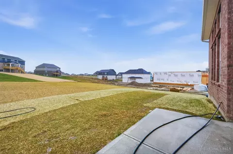 Exterior - 511 Shawn Dr, Monroe, OH 45050 photo 5 of 10