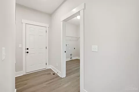 Entry Way - 511 Shawn Dr, Monroe, OH 45050 photo 3 of 18