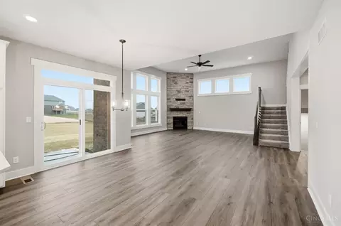 Living - 511 Shawn Dr, Monroe, OH 45050 photo 6 of 6