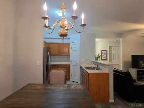 Dining - 5485 Michelles Oak Ct, Cincinnati, OH 45248 photo 1 of 3