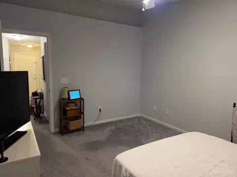 Bedroom - 5485 Michelles Oak Ct, Cincinnati, OH 45248 photo 4 of 6