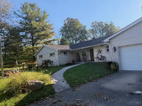5885 Alexandria Rd, Middletown, OH 45042