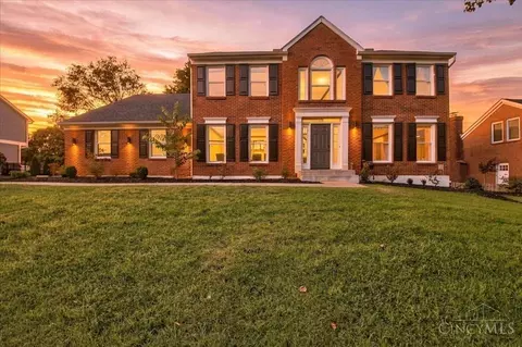 8237 Eagle Ridge Dr, Beckett Ridge, OH 45069