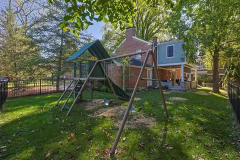 Exterior - 3927 West St, Mariemont, OH 45227 photo 8 of 11