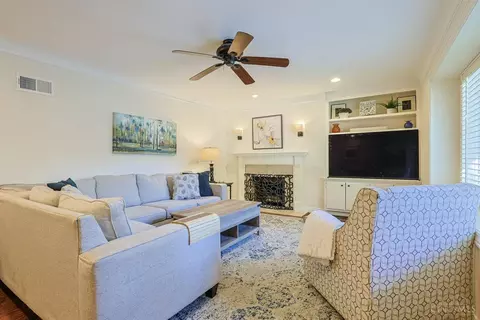 Living - 3927 West St, Mariemont, OH 45227 photo 1 of 4