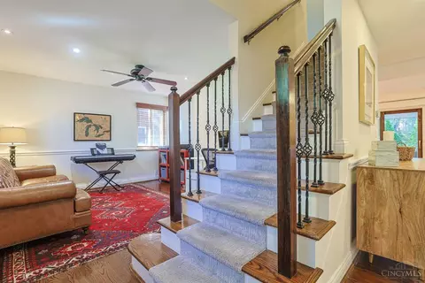 Entry Way - 3927 West St, Mariemont, OH 45227 photo 2 of 5
