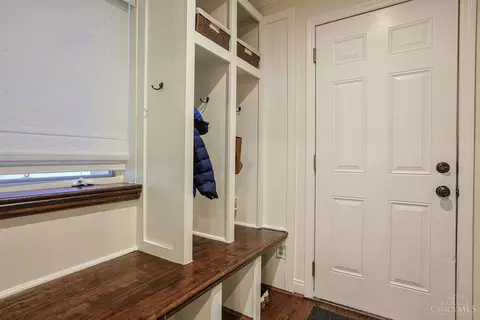 Entry Way - 3927 West St, Mariemont, OH 45227 photo 4 of 5
