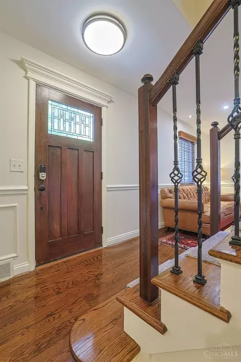 Entry Way - 3927 West St, Mariemont, OH 45227 photo 1 of 5