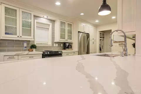 Kitchen - 3927 West St, Mariemont, OH 45227 photo 6 of 6