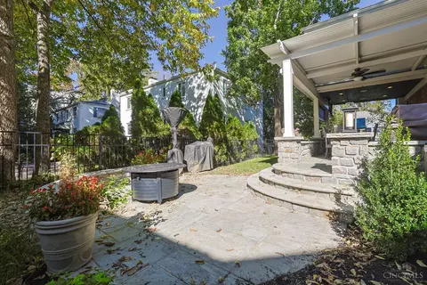 Exterior - 3927 West St, Mariemont, OH 45227 photo 4 of 11