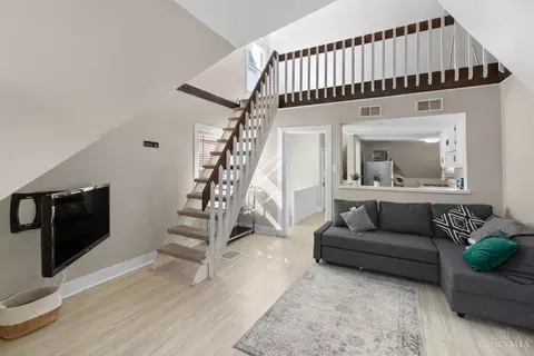 Living - 2126 Alpine Pl, Cincinnati, OH 45206 photo 4 of 6