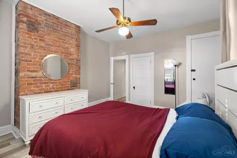 Bedroom - 2126 Alpine Pl, Cincinnati, OH 45206 photo 10 of 10