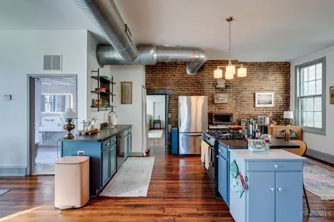 Kitchen - 1420 Main St, Cincinnati, OH 45202 photo 3 of 7