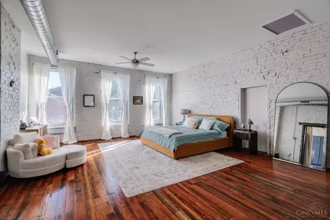 Bedroom - 1420 Main St, Cincinnati, OH 45202 photo 1 of 5