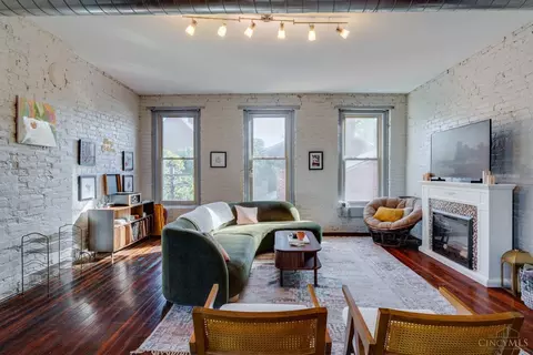 Living - 1420 Main St, Cincinnati, OH 45202 photo 2 of 7
