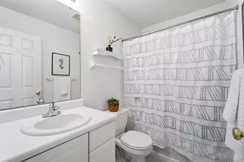 Bath - 45 Rustic Brook Ct, Springboro, OH 45066 photo 7 of 8