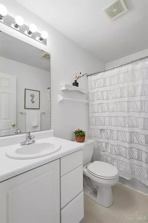 Bath - 45 Rustic Brook Ct, Springboro, OH 45066 photo 8 of 8