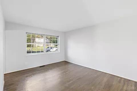 Living - 1755 Pinebluff Ln, Cincinnati, OH 45255 photo 6 of 6
