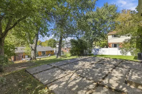 Exterior - 1755 Pinebluff Ln, Cincinnati, OH 45255 photo 3 of 7