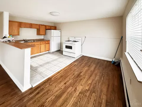 Kitchen - 4720 Ridge Ave, Cincinnati, OH 45209 photo 6 of 7