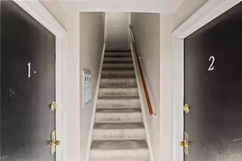Entry Way - 4720 Ridge Ave, Cincinnati, OH 45209 photo 8 of 10