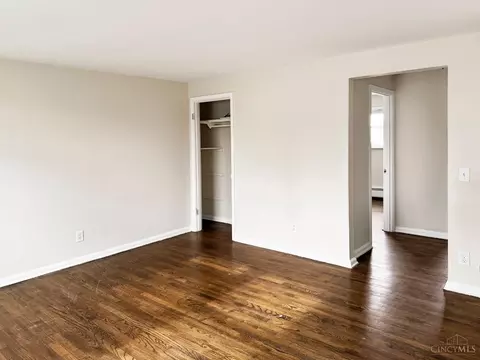 Living - 4720 Ridge Ave, Cincinnati, OH 45209 photo 10 of 11